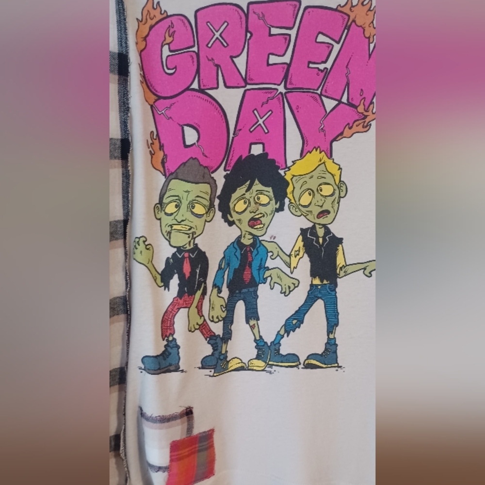 Upcycled Green Day Graphic Long Sleeve Shirt - Picture 4 of 8